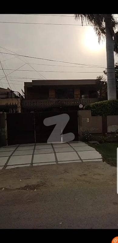 ماڈل ٹاؤن لاہور میں 5 کمروں کا 2 کنال مکان 16.0 کروڑ میں برائے فروخت۔