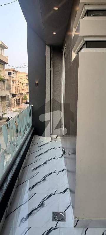جوبلی ٹاؤن ۔ بلاک ایف جوبلی ٹاؤن,لاہور میں 5 کمروں کا 5 مرلہ مکان 2.2 کروڑ میں برائے فروخت۔
