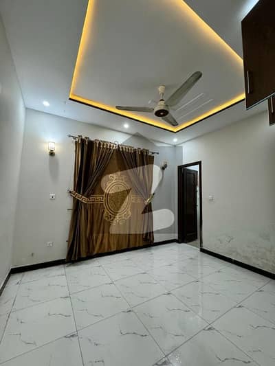 جی ۔ 14 اسلام آباد میں 4 کمروں کا 4 مرلہ مکان 3.4 کروڑ میں برائے فروخت۔