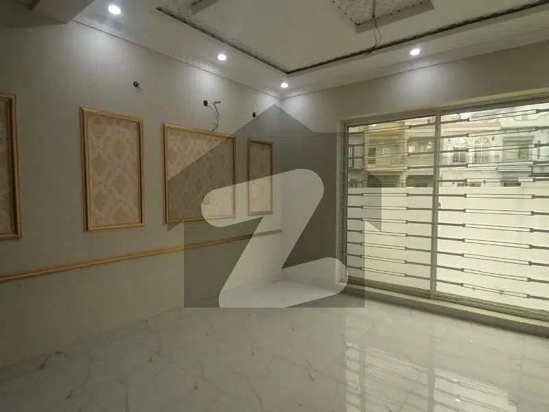 10 Marla House In Gulshan-E-Ravi Of Lahore Is Available For Sale