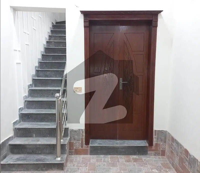 Triple Storey 563 Square Feet House For sale In Marghzar Officers Colony