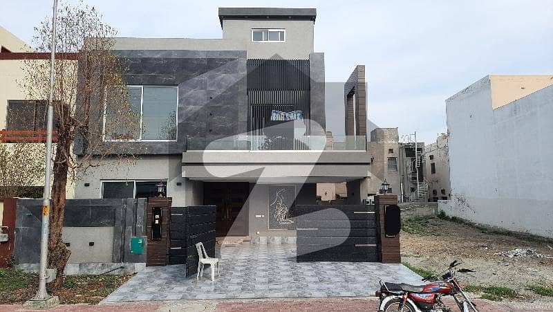 For Sale Modern Design House In Bahria Town Lahore Sector B