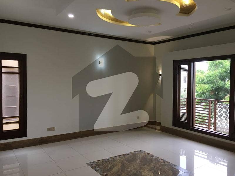 ڈی ایچ اے فیز 7 ایکسٹینشن ڈی ایچ اے ڈیفینس,کراچی میں 6 کمروں کا 1 کنال مکان 12.0 کروڑ میں برائے فروخت۔