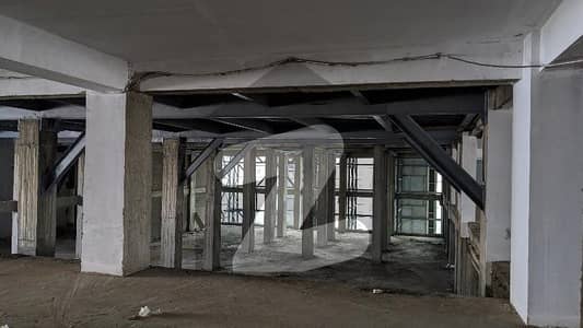 گلستانِ جوہر کراچی میں 1 کنال دفتر 16.2 کروڑ میں برائے فروخت۔