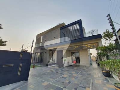 10 MARLA ULTRA MODERN HOUSE FOR SALE IN DHA PHASE 8 EX AIR AVENUE