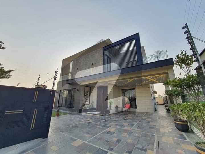 10 MARLA ULTRA MODERN HOUSE FOR SALE IN DHA PHASE 8 EX AIR AVENUE