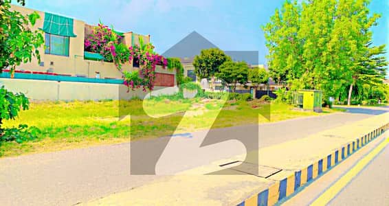 Facing Park Close To Main Boulevard Road In Phase 6 Block (J) For Sale 20 Marla Plot