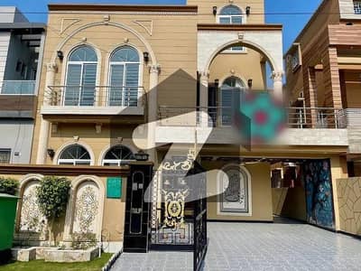 10 Marla Hot Location House For Sale In Quaid Block Bahria Town Lahore