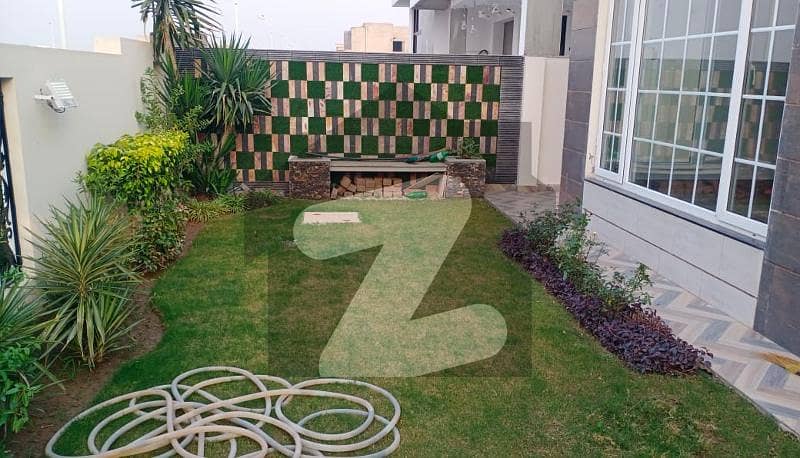ڈی ایچ اے فیز 4 - بلاک ڈبل اے فیز 4,ڈیفنس (ڈی ایچ اے),لاہور میں 5 کمروں کا 1 کنال مکان 3.0 لاکھ میں کرایہ پر دستیاب ہے۔
