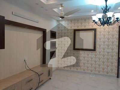 پارک ویو سٹی لاہور میں 5 کمروں کا 10 مرلہ مکان 1.2 لاکھ میں کرایہ پر دستیاب ہے۔