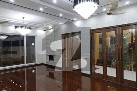 10 MARLA LOWER PORTION FOR RENT IN PARAGON CITY BARKI ROAD LAHORE WOODS BLOCK gas available
