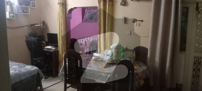 میٹروول کالونی کراچی میں 6 کمروں کا 5 مرلہ مکان 2.5 کروڑ میں برائے فروخت۔