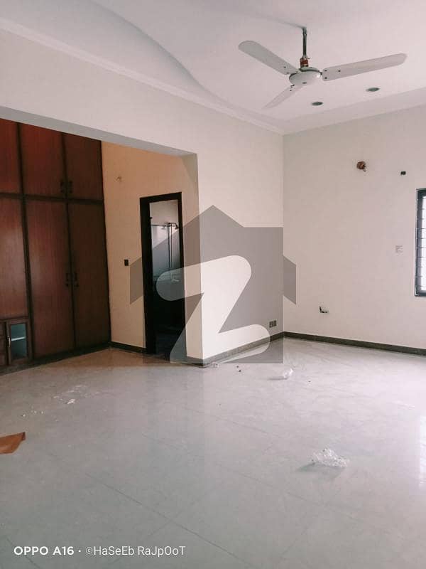 عسکری ولاز ۔ شامی روڈ عسکری,لاہور میں 5 کمروں کا 1 کنال مکان 4.0 لاکھ میں کرایہ پر دستیاب ہے۔