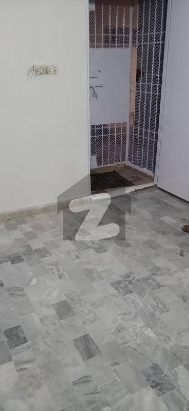 Flat For Sale In Iqra Complex 2nd Floor West Open Car Parking Available Morbal Floor All Fesiletes VIP Location Baoundry Wall Project Fully Extra Work