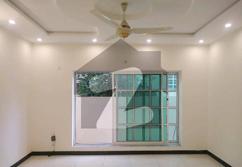 2800 Square Feet Upper Portion For Rent In Beautiful I-8/4