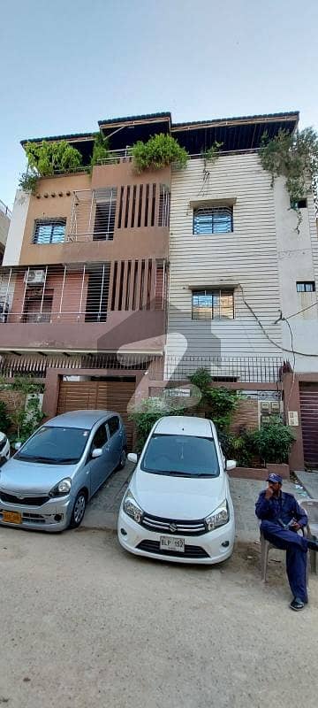 بہادر آباد گلشنِ اقبال ٹاؤن,کراچی میں 4 کمروں کا 11 مرلہ فلیٹ 4.0 کروڑ میں برائے فروخت۔