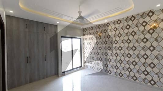 پنجاب سمال انڈسٹریز کالونی لاہور میں 5 کمروں کا 7 مرلہ مکان 2.8 کروڑ میں برائے فروخت۔