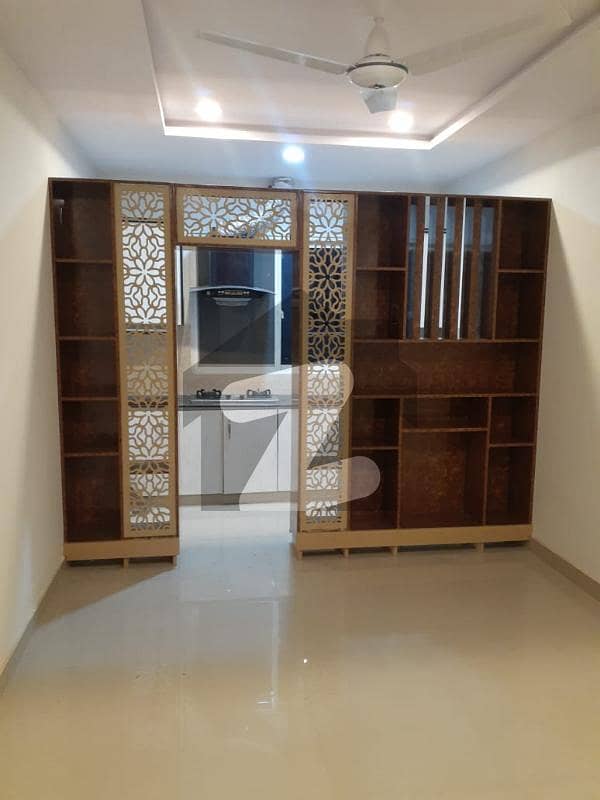 01 BED LUXURY APARTMENT AVAILBLE FOR RENT AT GULBERG GREEEN ISLAMABAD