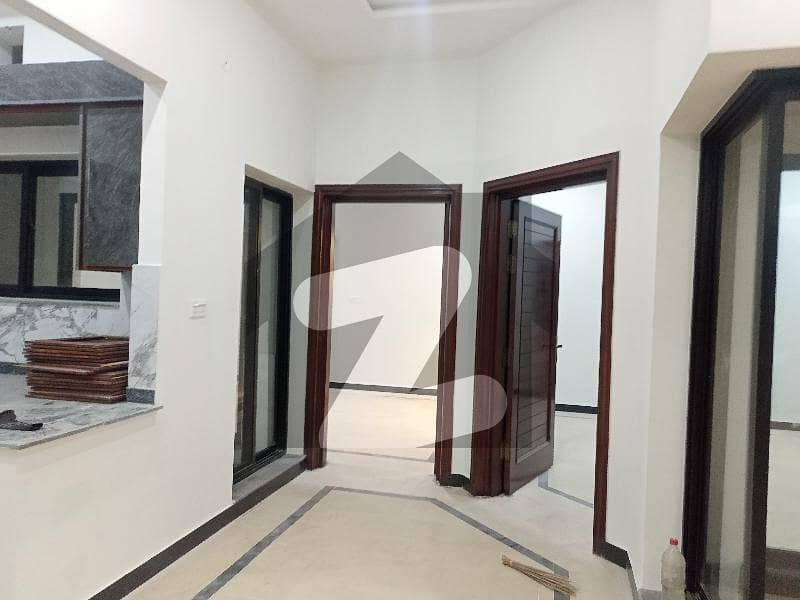 گلشنِ مدینہ فیصل آباد میں 5 کمروں کا 7 مرلہ مکان 75.0 ہزار میں کرایہ پر دستیاب ہے۔