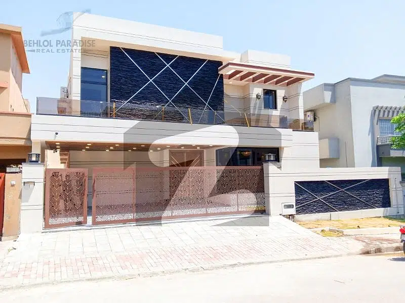 1 Kanal Brand New Designers House Up For Sale