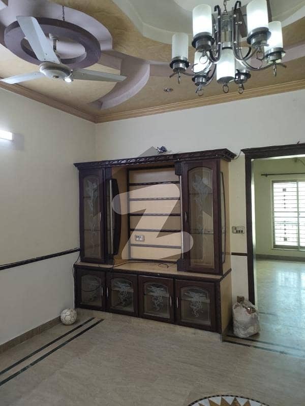 جوہر ٹاؤن فیز 2 جوہر ٹاؤن,لاہور میں 4 کمروں کا 5 مرلہ مکان 75.0 ہزار میں کرایہ پر دستیاب ہے۔