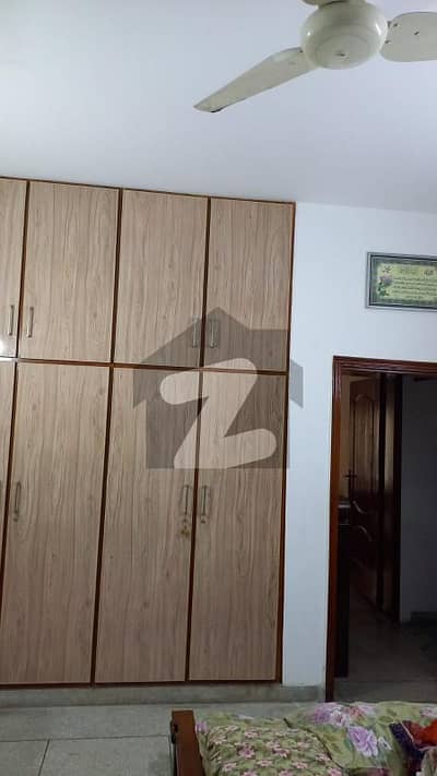 فیصل ٹاؤن لاہور میں 5 کمروں کا 14 مرلہ مکان 4.75 کروڑ میں برائے فروخت۔