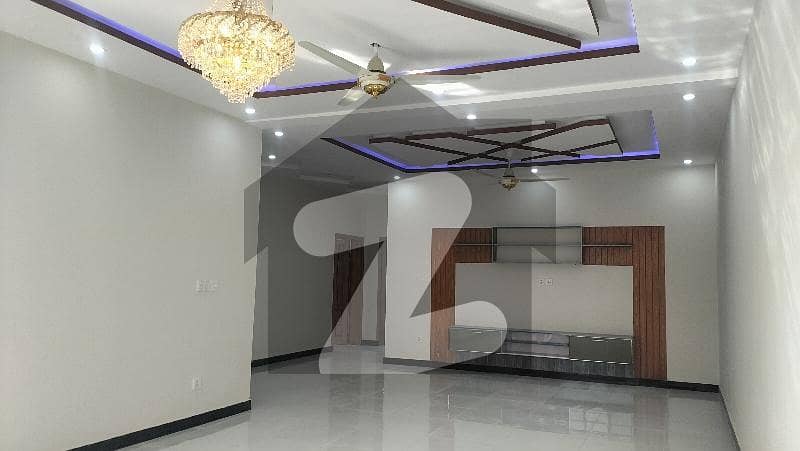 ایم پی سی ایچ ایس ۔ ملٹی گارڈنز بی ۔ 17,اسلام آباد میں 7 کمروں کا 10 مرلہ مکان 3.85 کروڑ میں برائے فروخت۔