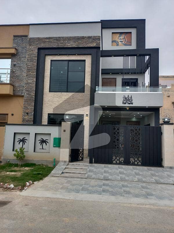 Bahria Nasheman 5 Marla Brand New House for sale