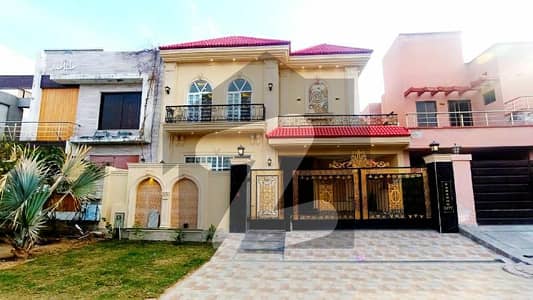 پیراگون سٹی - امپیریل بلاک پیراگون سٹی,لاہور میں 5 کمروں کا 10 مرلہ مکان 5.5 کروڑ میں برائے فروخت۔