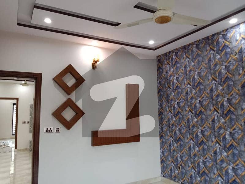 Brand New First Entry Beautiful 10 Marla Upper Portion Awaits You For Rent In Hussain Block Bahria Town Lahore