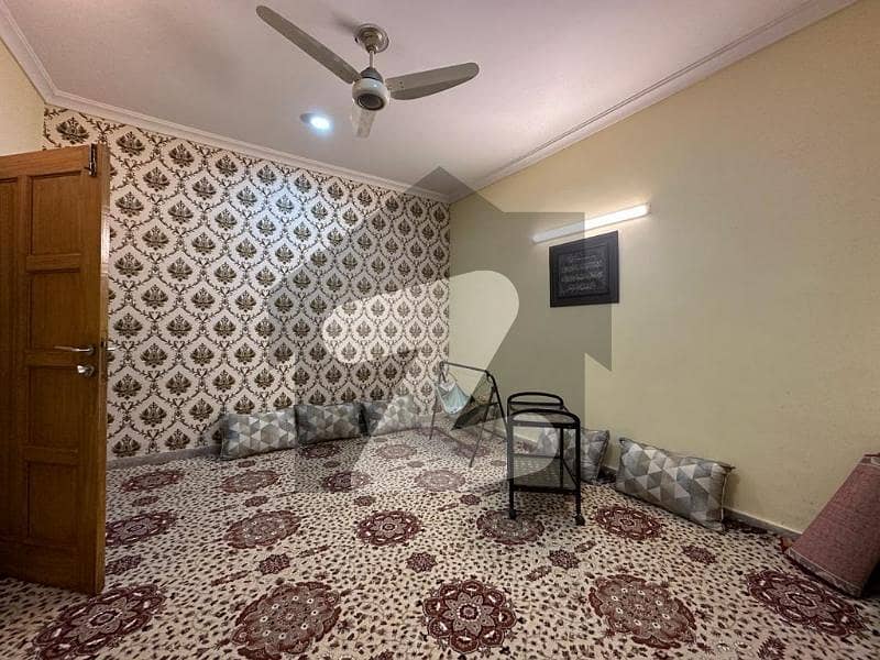 بنی گالہ اسلام آباد میں 6 کمروں کا 10 مرلہ مکان 4.0 کروڑ میں برائے فروخت۔