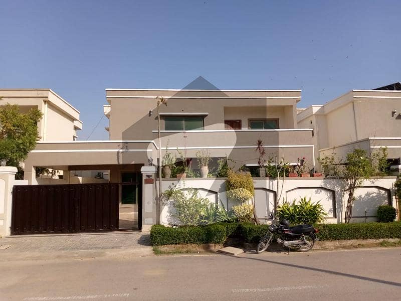فالکن کمپلیکس نیوملیر ملیر,کراچی میں 5 کمروں کا 1 کنال مکان 10.5 کروڑ میں برائے فروخت۔