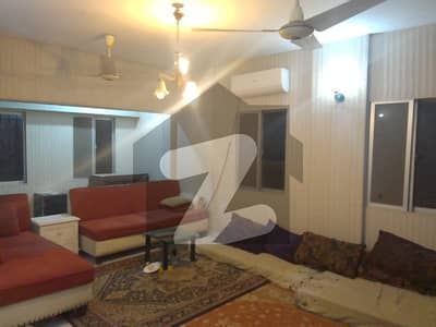 کلفٹن ۔ بلاک 2 کلفٹن,کراچی میں 4 کمروں کا 12 مرلہ فلیٹ 1.95 لاکھ میں کرایہ پر دستیاب ہے۔