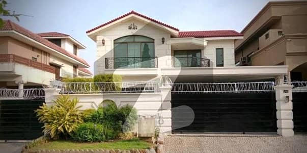 666 Square Yards House In Beautiful Location Of F-11/2 In Islamabad