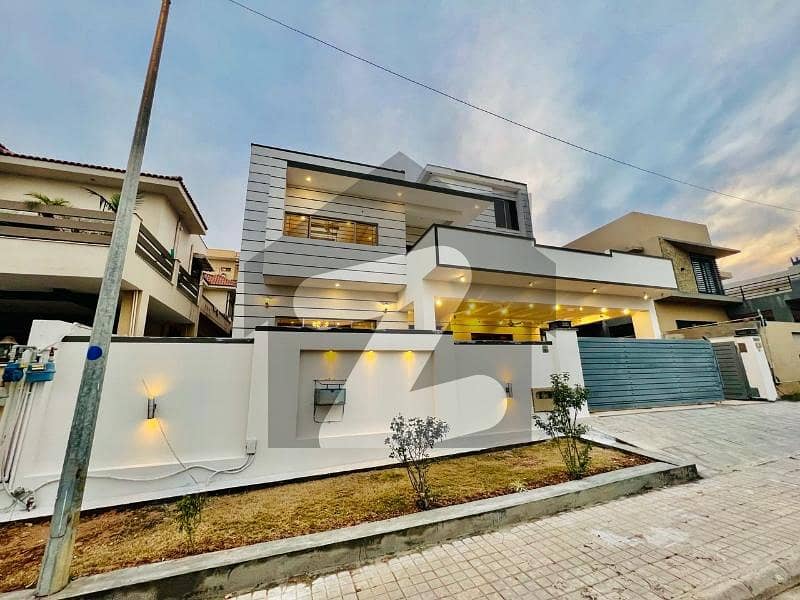 1 Kanal Heighted Location House For Sale