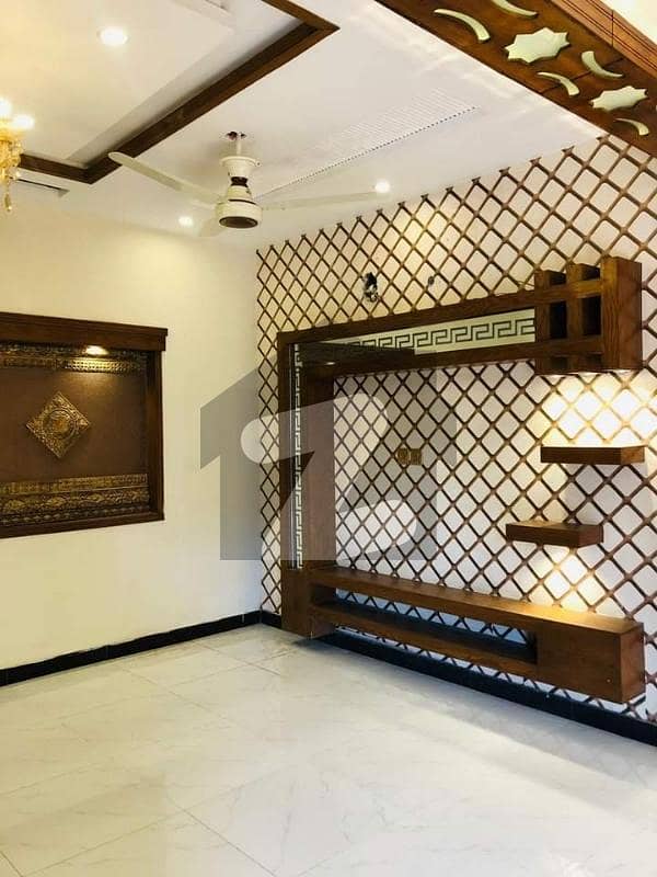 بحریہ ٹاؤن سیکٹر ای بحریہ ٹاؤن,لاہور میں 2 کمروں کا 5 مرلہ بالائی پورشن 35.0 ہزار میں کرایہ پر دستیاب ہے۔