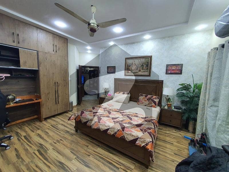 مرغزار آفیسرز کالونی لاہور میں 5 کمروں کا 1 کنال مکان 5.45 کروڑ میں برائے فروخت۔