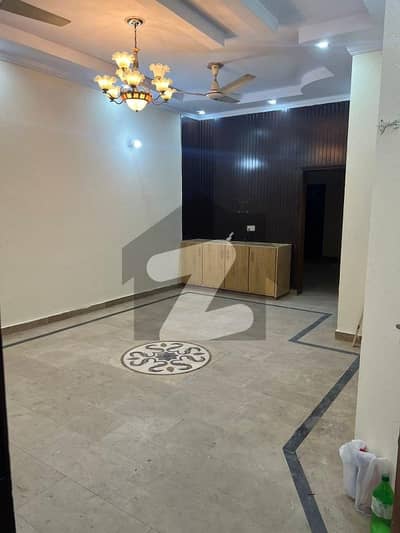 جوہر ٹاؤن فیز 1 جوہر ٹاؤن,لاہور میں 2 کمروں کا 12 مرلہ زیریں پورشن 68.0 ہزار میں کرایہ پر دستیاب ہے۔