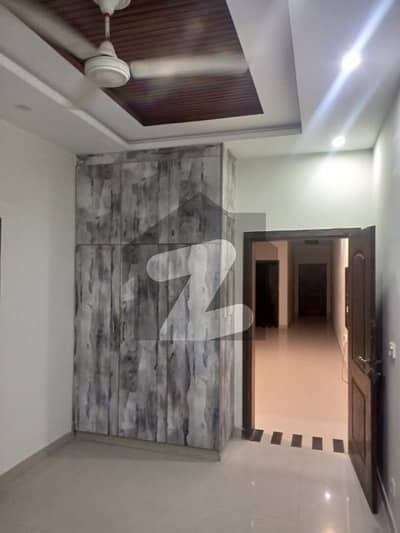 فیصل ٹاؤن ۔ بلاک سی فیصل ٹاؤن,لاہور میں 6 کمروں کا 1 کنال مکان 3.0 لاکھ میں کرایہ پر دستیاب ہے۔