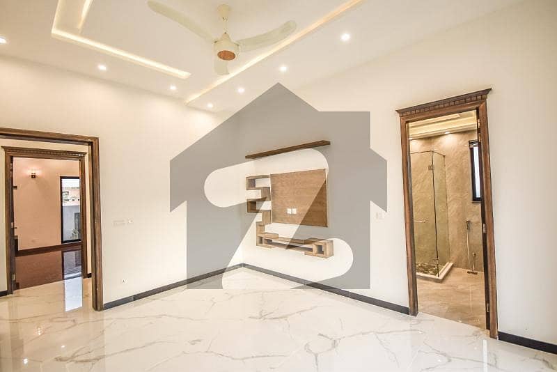 1 Kanal Luxury Location Upper Portion Bungalow For Rent In DHA Phase 4
