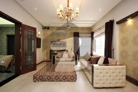 ڈی ایچ اے فیز 4 ڈیفنس (ڈی ایچ اے),لاہور میں 5 کمروں کا 1 کنال مکان 7.85 کروڑ میں برائے فروخت۔
