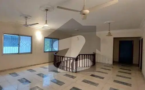 Well Maintained 5 Bedroom Bungalow For Rent In DHA Phase 5 Karachi