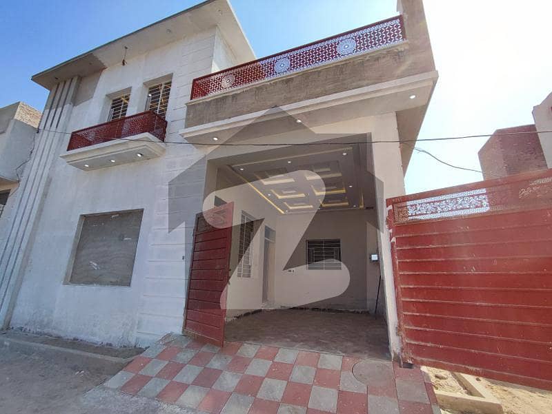 ملتان پبلک سکول روڈ ملتان میں 2 کمروں کا 5 مرلہ مکان 75.0 لاکھ میں برائے فروخت۔