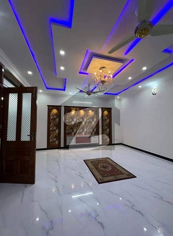 جی ۔ 13 اسلام آباد میں 6 کمروں کا 14 مرلہ مکان 3.0 لاکھ میں کرایہ پر دستیاب ہے۔
