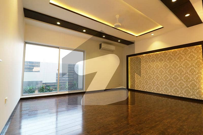 1 kanal Beautiful Upper Portion Available For Rent In DHA phase 7