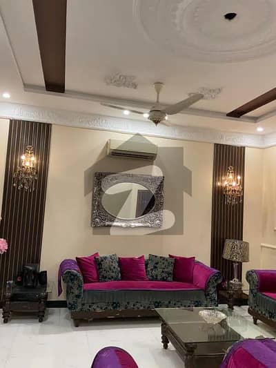 پارک ویو سٹی - ٹولپ اوورسیز پارک ویو سٹی,لاہور میں 5 کمروں کا 10 مرلہ مکان 4.25 کروڑ میں برائے فروخت۔