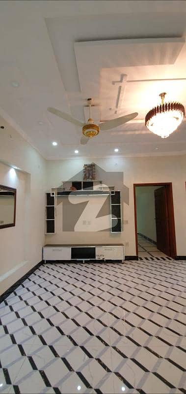 سینٹرل پارک ہاؤسنگ سکیم لاہور میں 5 کمروں کا 10 مرلہ مکان 90.0 ہزار میں کرایہ پر دستیاب ہے۔