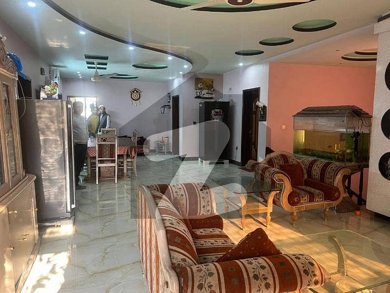 گارڈن ٹاؤن - احمد بلاک گارڈن ٹاؤن,لاہور میں 5 کمروں کا 1 کنال مکان 8.75 کروڑ میں برائے فروخت۔