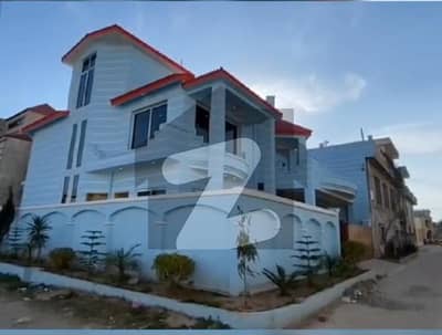 مروہ ٹاؤن اسلام آباد میں 5 کمروں کا 11 مرلہ مکان 3.0 کروڑ میں برائے فروخت۔