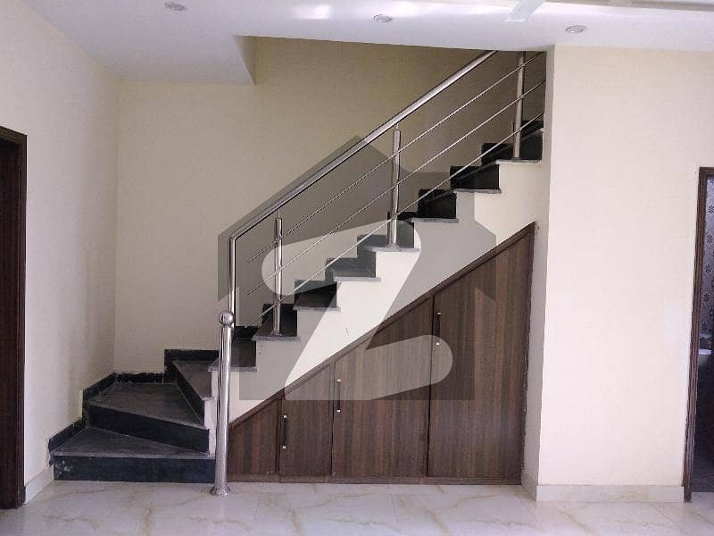 پیراگون سٹی - امپیریل1 بلاک پیراگون سٹی,لاہور میں 3 کمروں کا 5 مرلہ مکان 1.85 کروڑ میں برائے فروخت۔